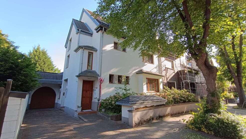 Haus zum Kaufen in Bergheim 690.000 € 255 m²