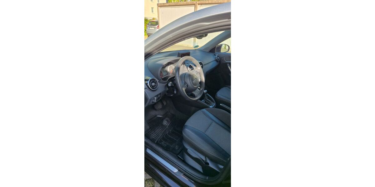 Audi A1 52.600 km 12.750 &euro; Leverkusen 51381