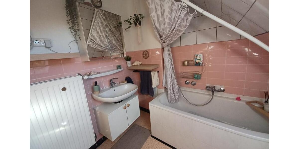 Dachgeschoßwohnung Köln Rodenkirchen - 1 Zimmer, 33 m&sup2;, 780&euro; | Angebot:27598045