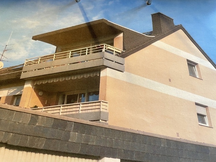 sehr großzügige 4-Zimmerwohnung in Dreifamilienhaus in Zons zimmer