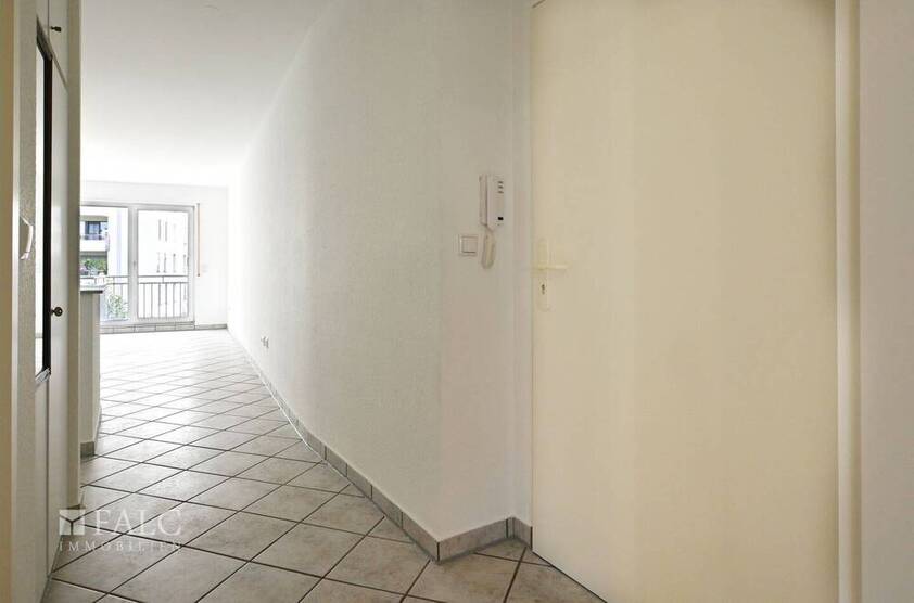 Seltenheitswert, Etagenwohnung mit Tiefgaragenstellplatz in Köln Bayenthal!