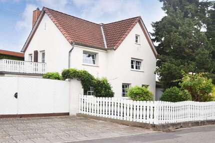 Haus zum Kaufen in Niederkassel 485.000 € 100 m² 5 zimmer