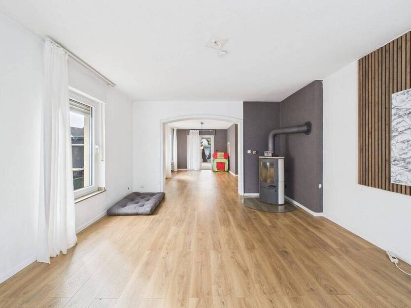 Familienfreundliches Ein-Zweifamilienhaus in der Euskirchener Südstadt - modernisiert & großzügig