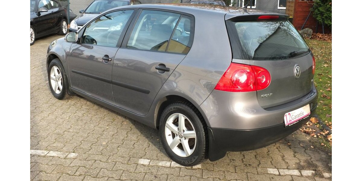 VW Golf TRENDLINE KLIMAAUTOMATIK 5-TÜRIG 132.115 km 4.904 € Köln 50858