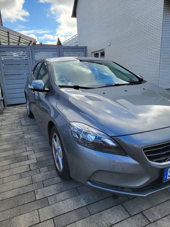 V40
