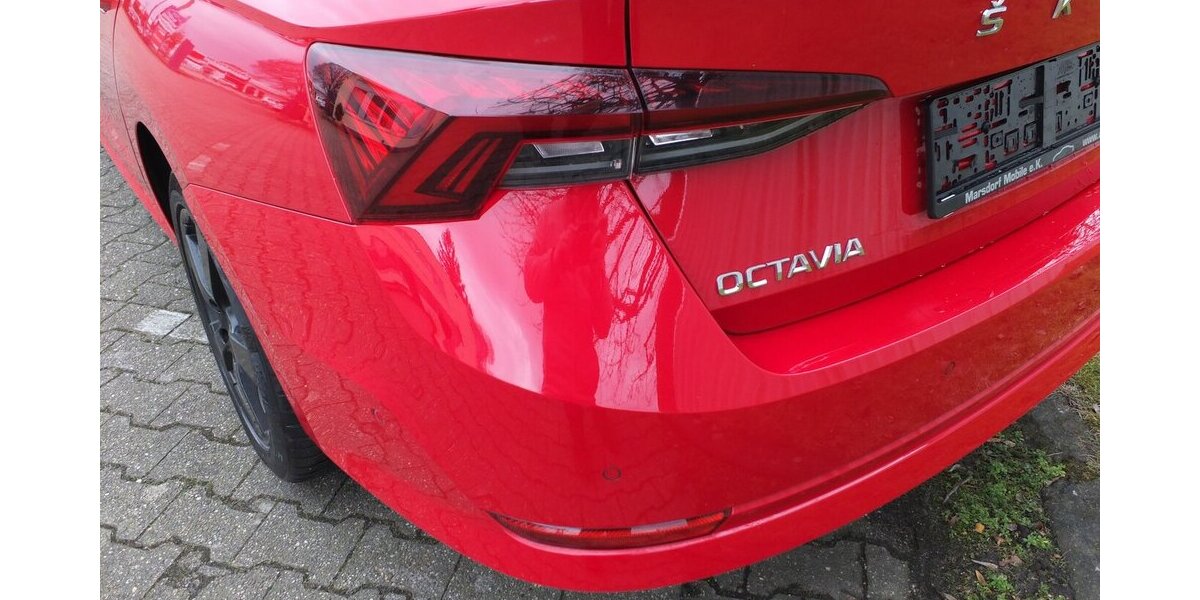 Skoda Octavia KUNDENAUFTRAG: STYLE NAVI BLUETOOTH PARKPI 53.254 km 18.998 &euro; Köln 50858