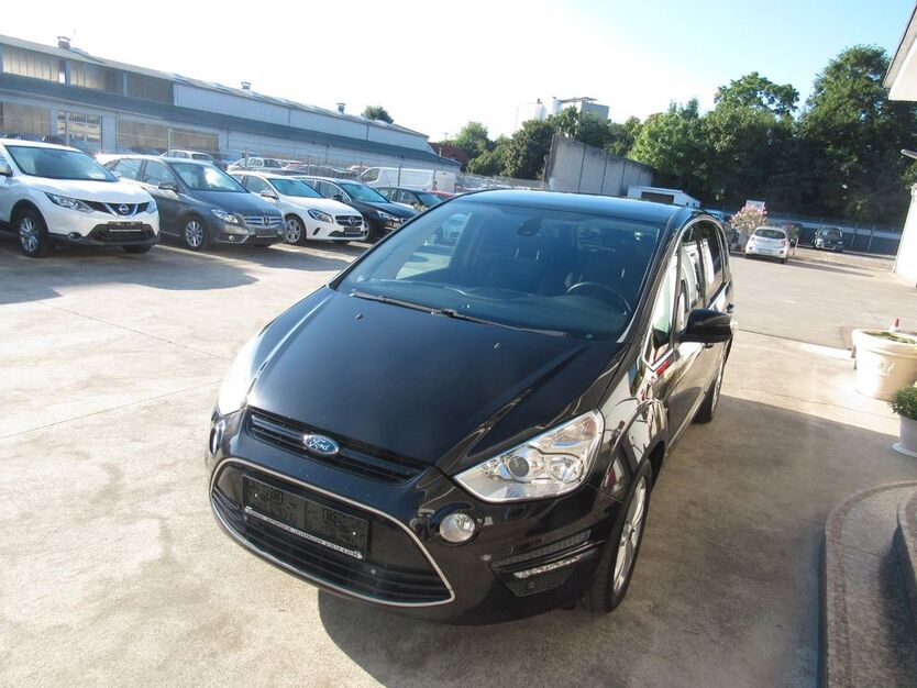 Ford S-Max 235.000 km 4.990 € Leverkusen 51371