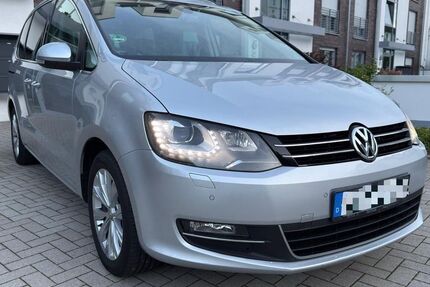 VW Sharan 233.181 km 9.499 € Köln 50933