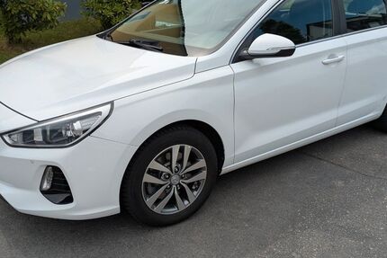 Hyundai i30 136.000 km 8.400 &euro; Bonn 53127