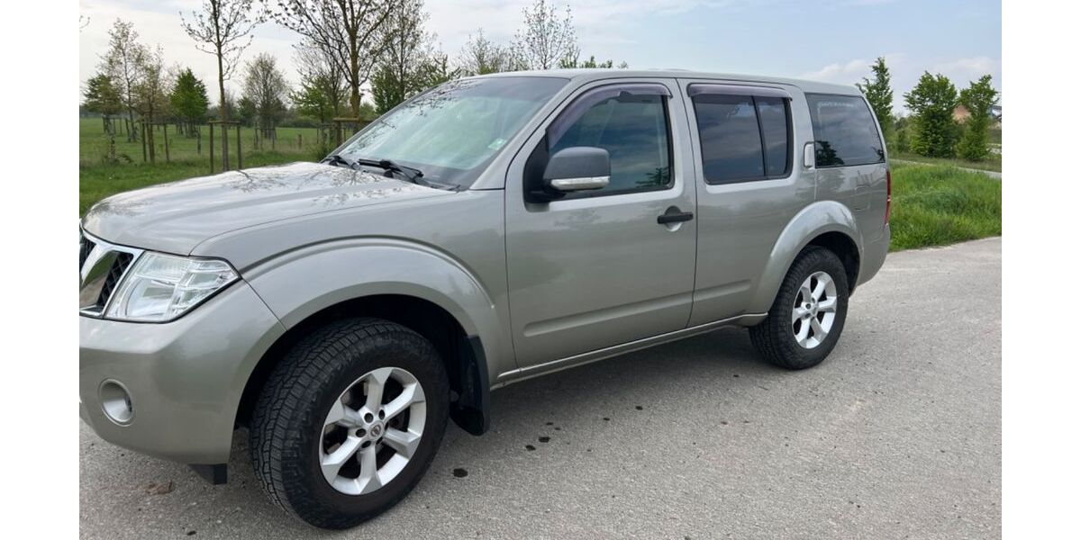 Nissan Pathfinder 227.227 km 13.900 &euro; Kerpen 50170