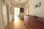 Helle 2 Zimmer Dachgeschoßwohnung mit Balkon und Tiefgaragenplatz