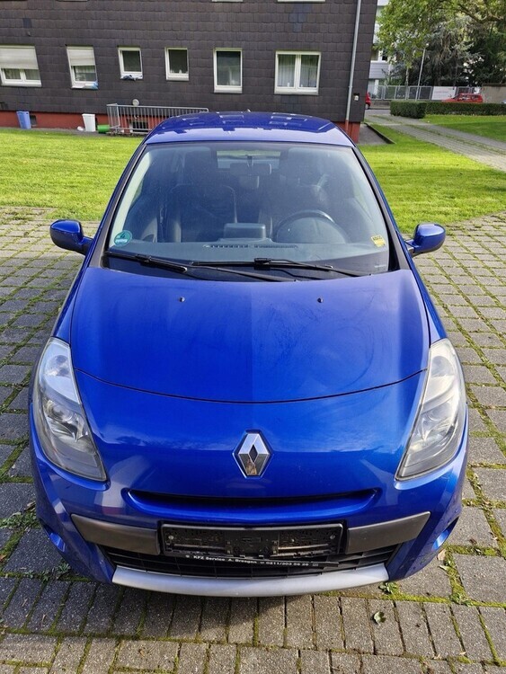 Renault Clio 109.900 km 2.500 € Düsseldorf 40213