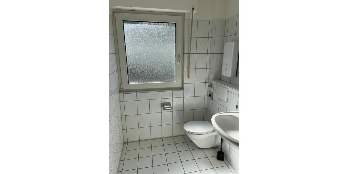 Etagenwohnung Wermelskirchen - 1 Zimmer, 38 m&sup2;, 420&euro; | Angebot:27545470