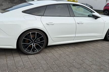 Audi A7 88.000 km 47.200 € Köln 51107