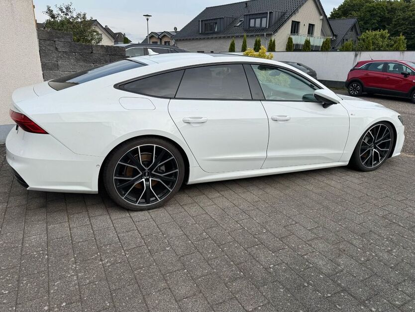 Audi A7 88.000 km 47.200 € Köln 51107