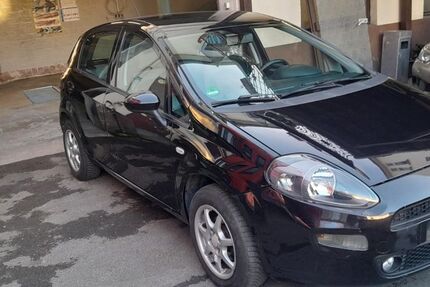 Fiat Punto 121.447 km 3.300 &euro; Solingen 42651