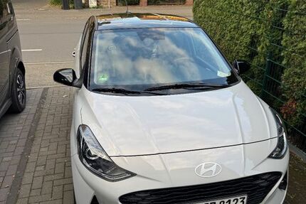 Hyundai i10 12.325 km 17.999 &euro; Pulheim 50259