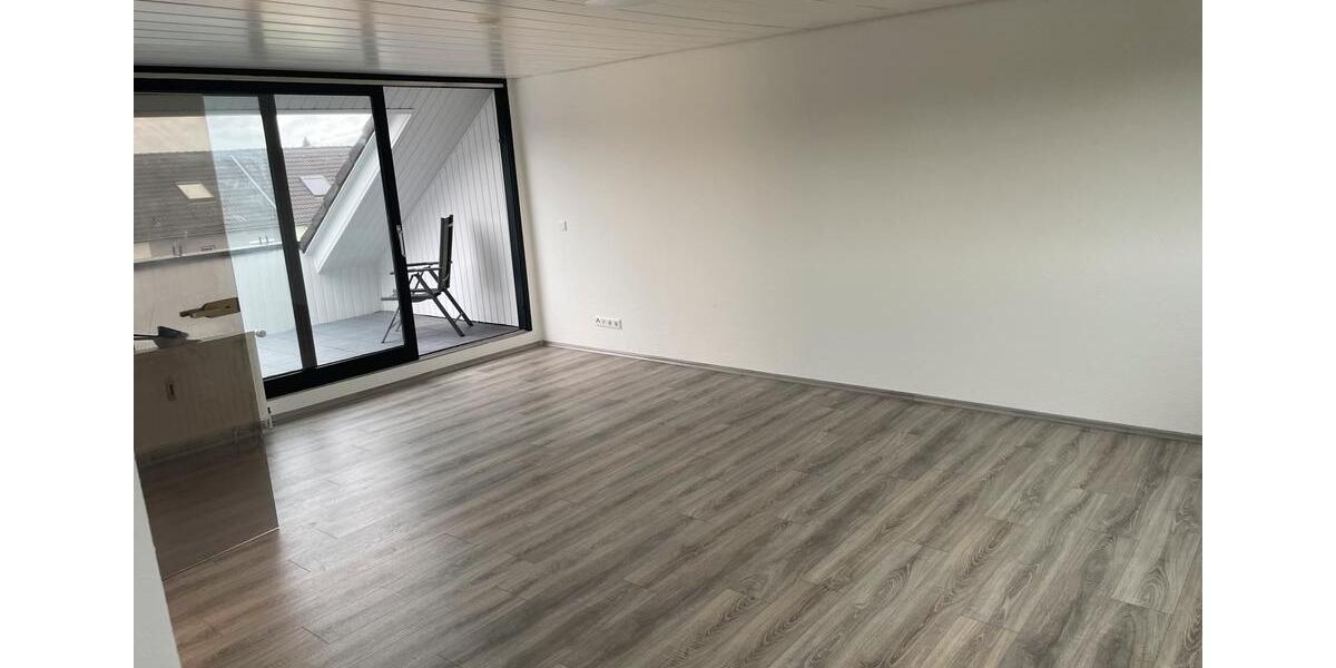 Dachgeschoßwohnung Langenfeld (Rheinland) - 2 Zimmer, 64 m&sup2;, 850&euro; | Angebot:27581335