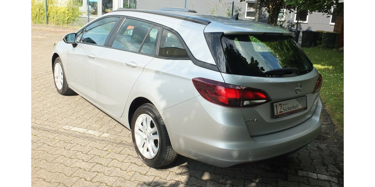 Opel Astra NAVI EINPARKHILFE ALLWETTERREIFEN EURO 6 99.278 km 8.995 &euro; Köln 50858