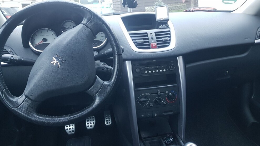 Peugeot 207cc Coupé Sport 141.000 km 3.890 € Pulheim 50259