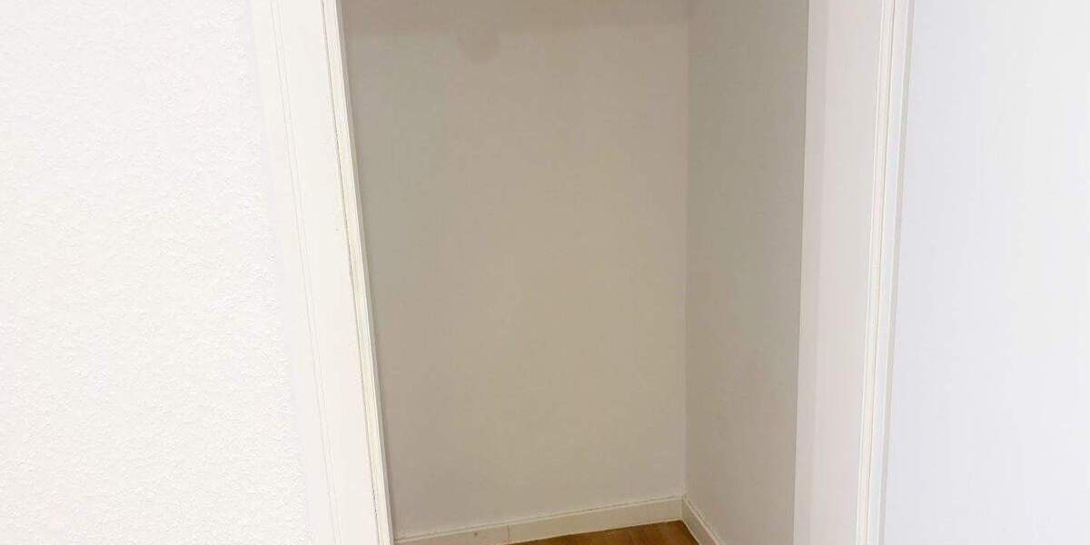 Wohnen im Grünen: modernisierte, helle 4-Zimmer-Wohnung mit West-Balkon, neues Bad, Gäste-WC, Aufzug 4 zimmer