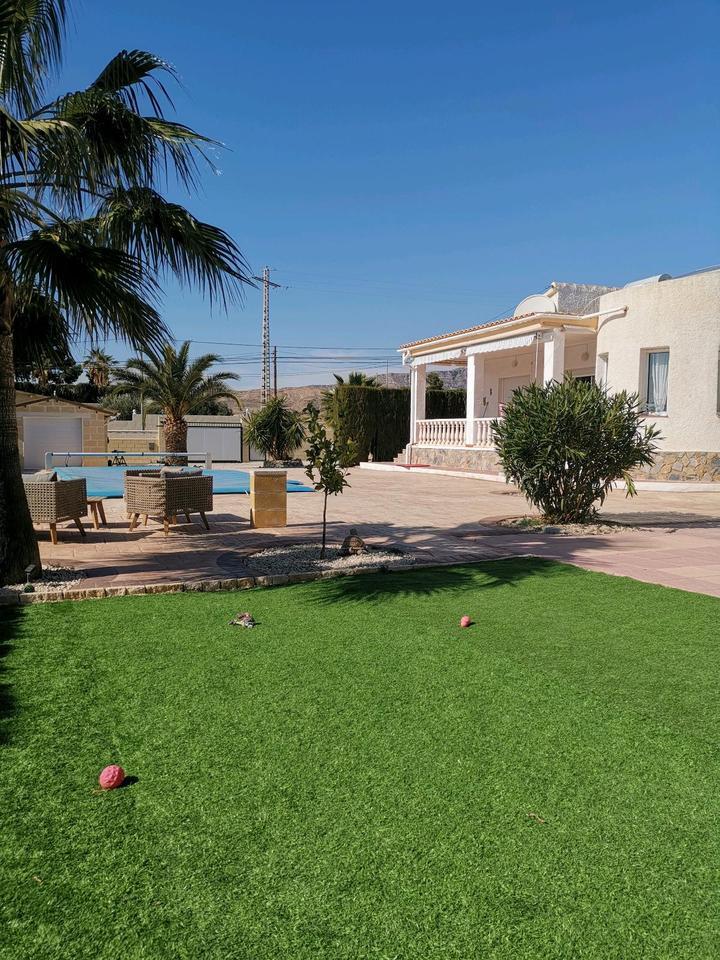 Schönes HausFinca vor den Toren Alicante