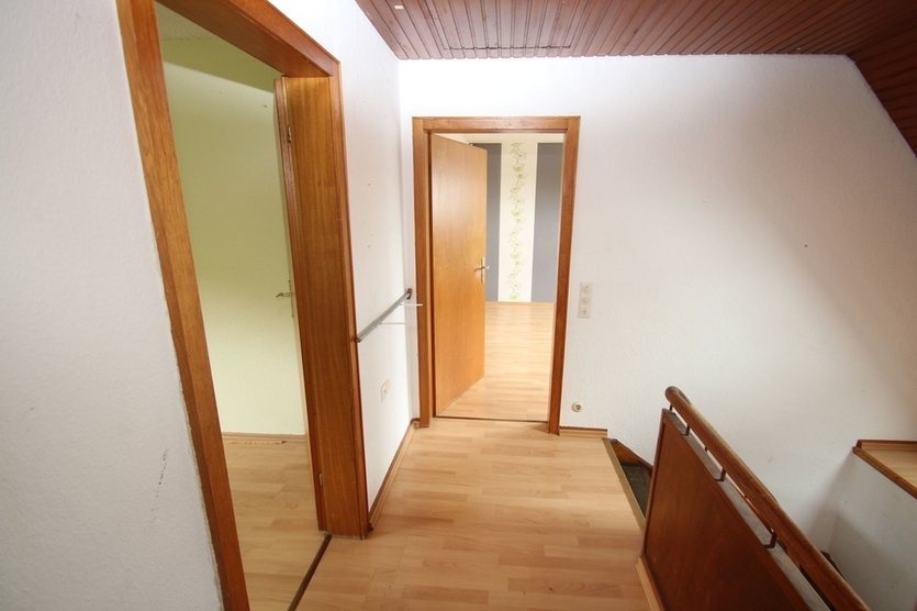 Stilvoll wohnen auf zwei Etagen – Maisonette-Wohnung mit 6 Zimmern, 2 Balkonen und Wintergarten in Hürth-Gleuel!