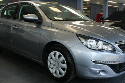 Peugeot 308 1.2 PureTech 110 Active - AHK - 71.312 km 9.980 € Euskirchen 53881