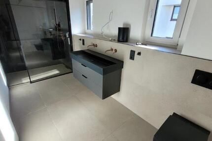 Traumhaus mit moderner Ausstattung und Carport nahe Bürgerbusch 5 zimmer