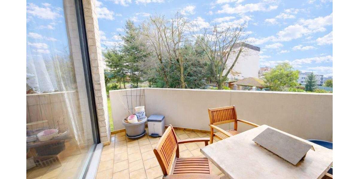 Etagenwohnung Erftstadt Lechenich - 4 Zimmer, 104 m&sup2;, 299.000&euro; | Angebot:25536210