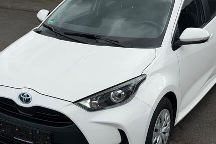 Toyota Yaris 98.393 km 15.990 &euro; Köln 51065