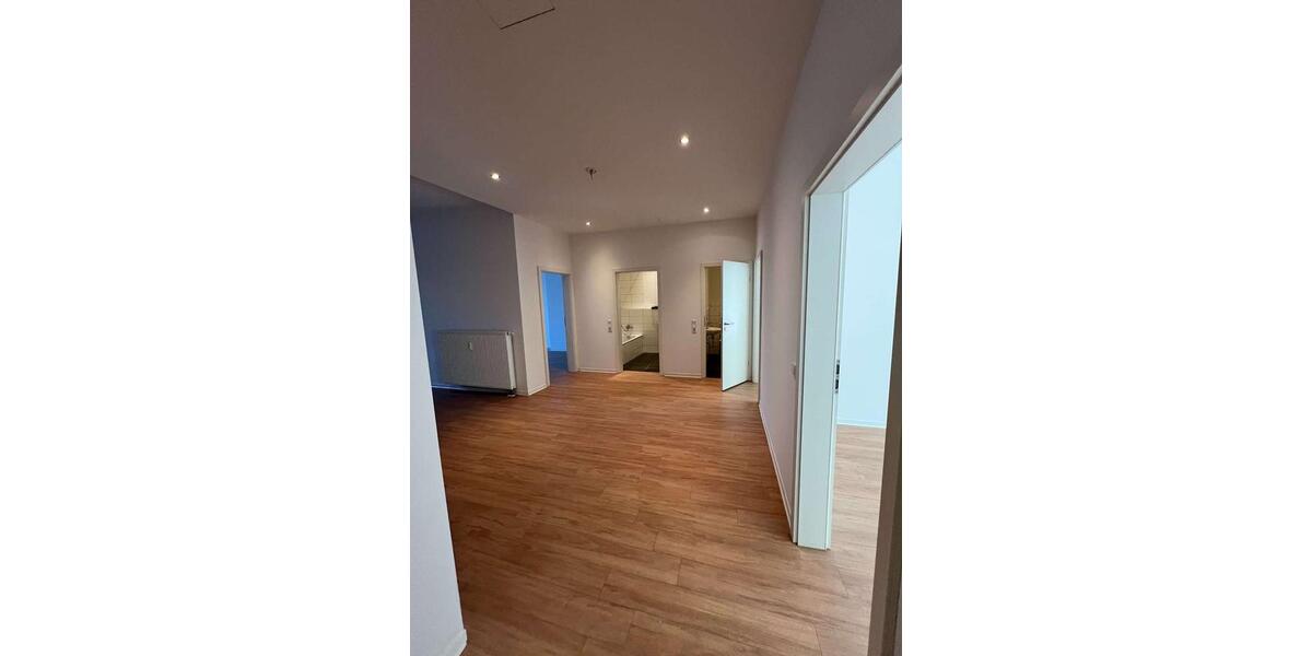 WG geeignete 3 Zimmer-Studentenwohnung inkl. Küche neben dem Rhein-Center! [VAC-16643] 3 zimmer