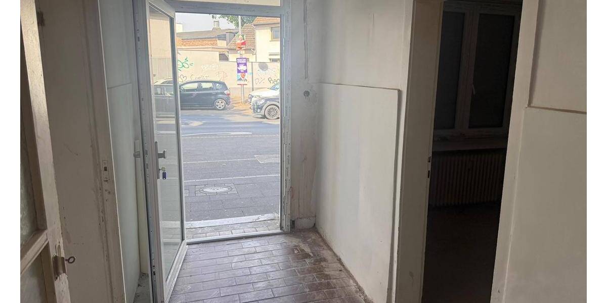 Ladenlokal auf der Brühler Straße - ehem. Metzgerei, ideal für Imbiss oder andere Konzepte 3 zimmer