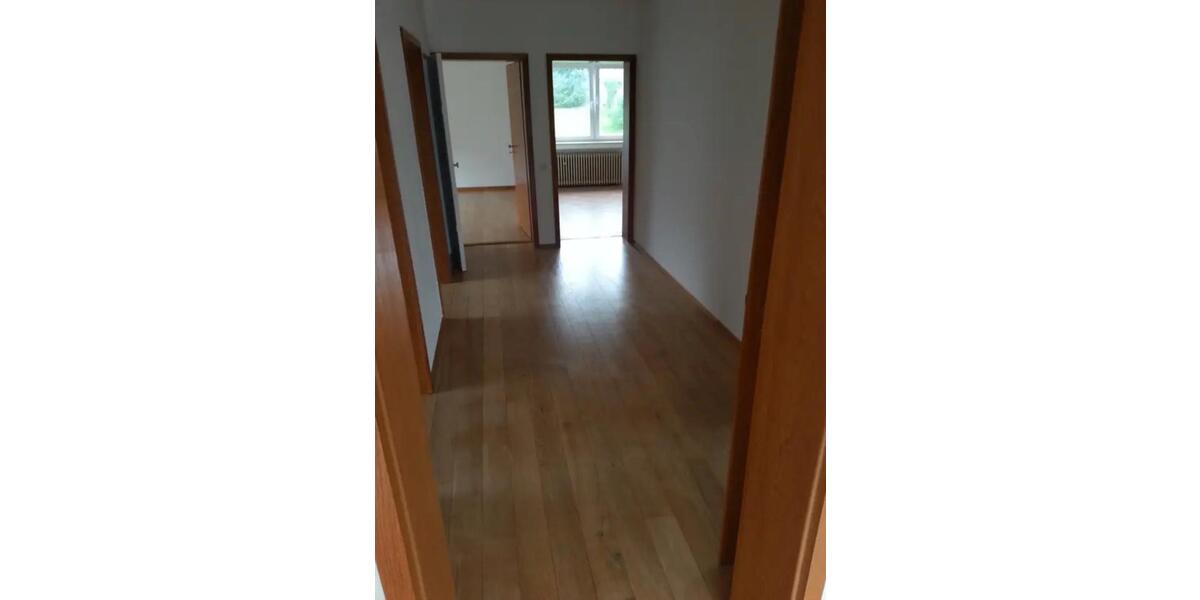 Maisonettenwohnung Solingen - 5 Zimmer, 125 m&sup2;, 1.200&euro; | Angebot:25395111