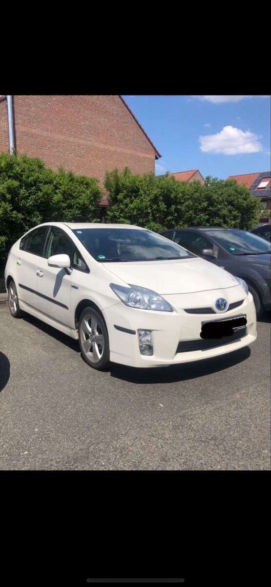 Toyota Prius 220.000 km 7.500 € Langenfeld 40764