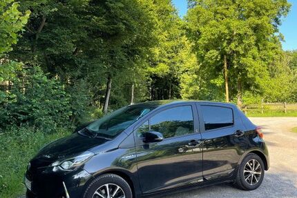 Toyota Yaris 83.300 km 13.500 &euro; bergisch gladbach 51429