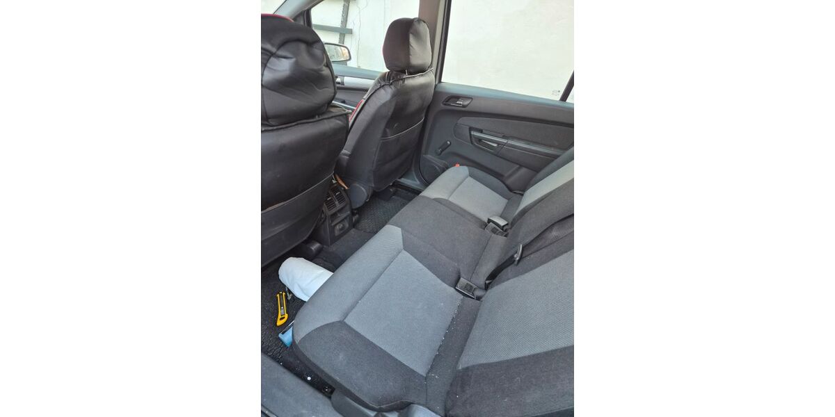 Opel Zafira 181.000 km 2.600 &euro; Köln 51145