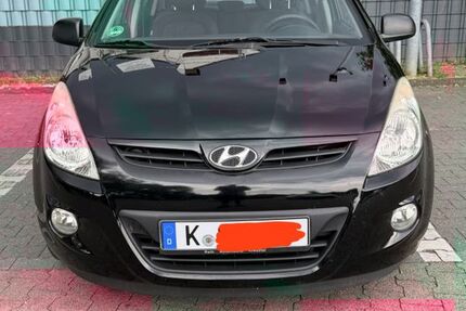 Hyundai i20 85.678 km 3.999 &euro; Köln 50735
