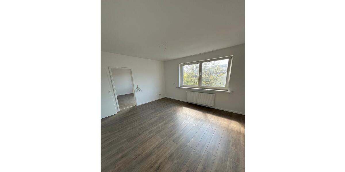 Etagenwohnung Solingen - 4 Zimmer, 100 m&sup2;, 1.000&euro; | Angebot:26265943