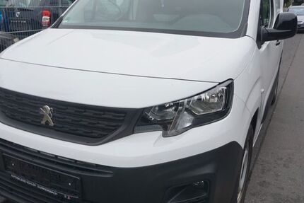 Peugeot Partner 26.000 km 11.999 € Köln 51143