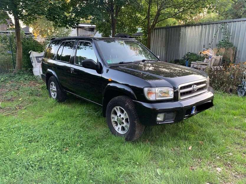 Nissan Pathfinder 178.841 km 5.995 € Köln 51107