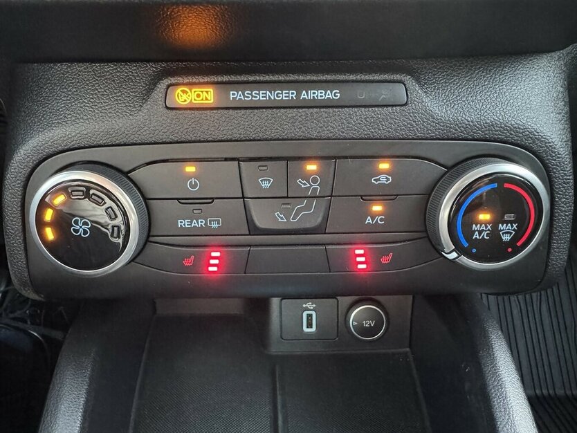 Ford Focus EcoBlue.Nav.Temp.SHZ.Serv-Neu.EU6 GARANTIE.1 35.000 km 15.500 € Erftstadt 50374