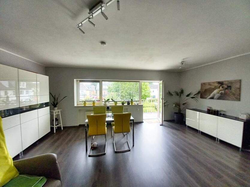 CITYHOUSE: Mehrfamilienhaus solide vermietet mit großem Garten, Keller, Stellplatz und Garage 9 zimmer