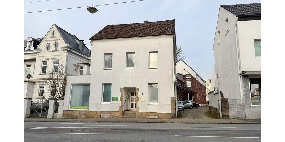 Zentrales Wohn- und Geschäftshaus mit Entwicklungspotenzial 1 zimmer