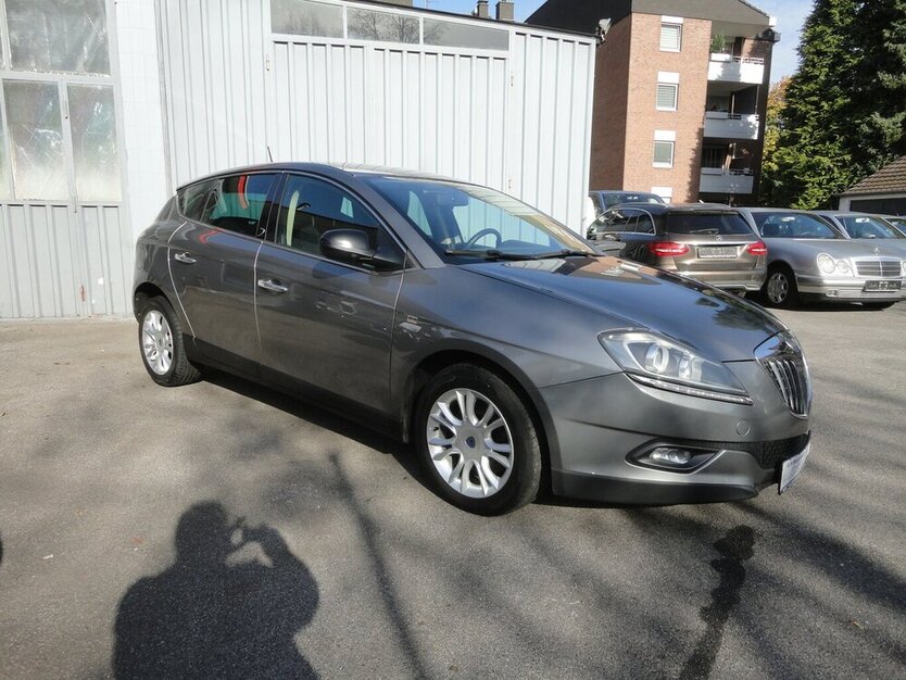 Lancia Delta Oro 1,9d 140 KW 2.Hd Klimatr+Navi+LederPDC 167.000 km 4.950 € Neuss 41462
