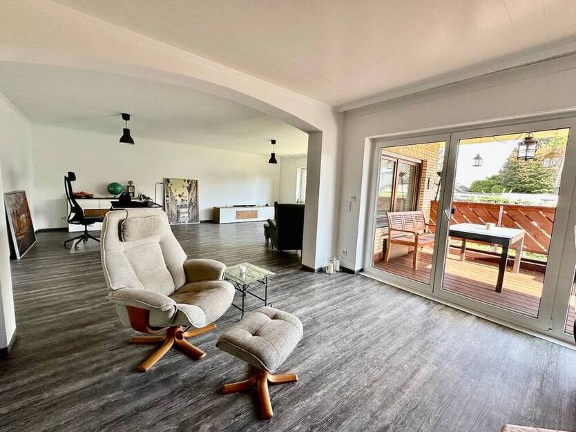 Sanierter Bungalow mit EinliegerWohnung in beliebter Wohnlage