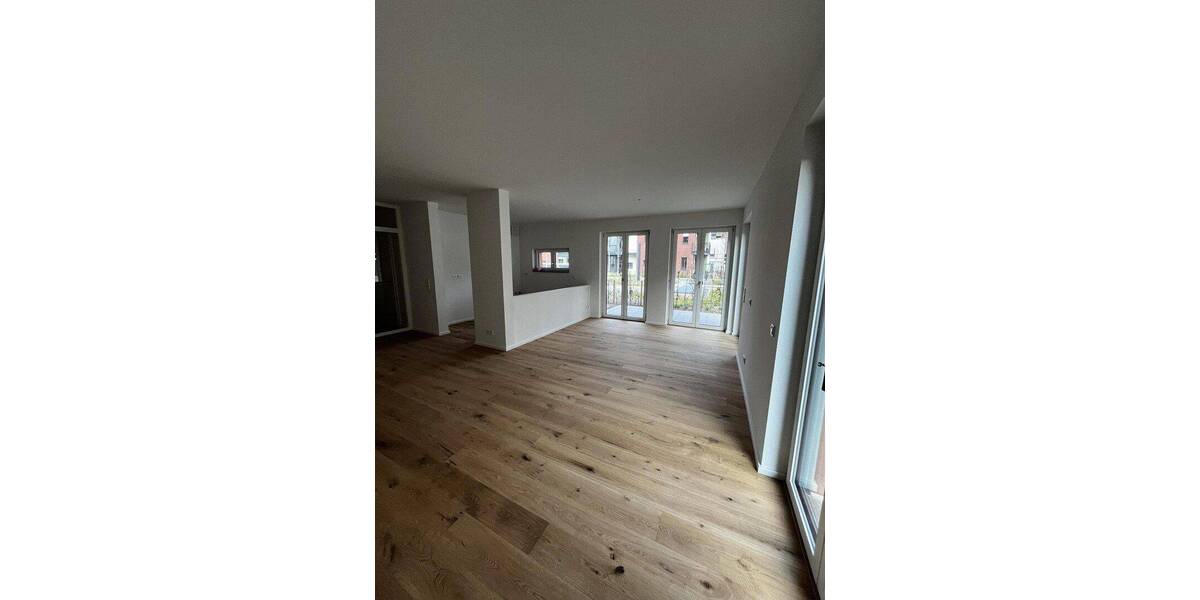 Etagenwohnung Frechen Hücheln - 4 Zimmer, 118 m&sup2;, 2.065&euro; | Angebot:26903121