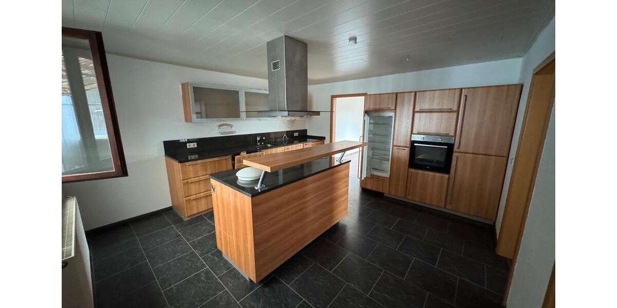 Einfamilienhaus Hennef (Sieg) - 4 Zimmer, 146 m&sup2;, 1.250&euro; | Angebot:25261333