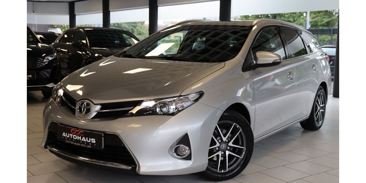 Toyota Auris 141.000 km 9.500 &euro; Köln 51149