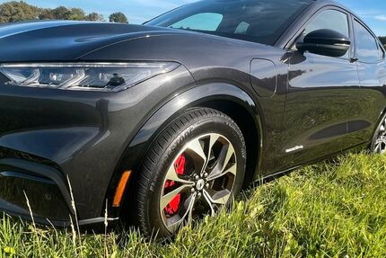 Ford Mustang Mach-E 65.000 km 26.500 € Leverkusen 51381